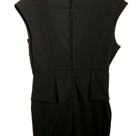 Dress 💃🏻 - Picture 4 of 5